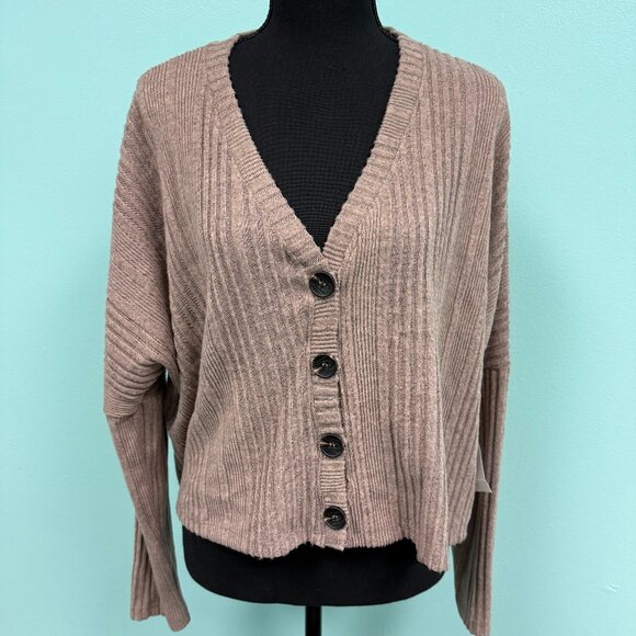 La La Land Creative Co Sweaters - NWT La La Land Creative Co Ribbed Cardigan in Mushroom size L.